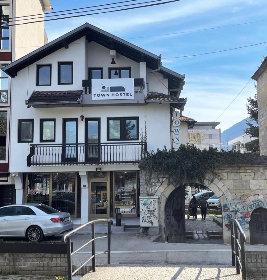 Town Hostel Peje Exterior photo