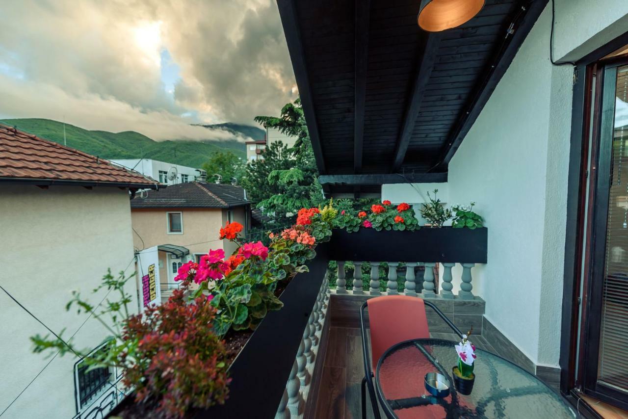 Town Hostel Peje Exterior photo