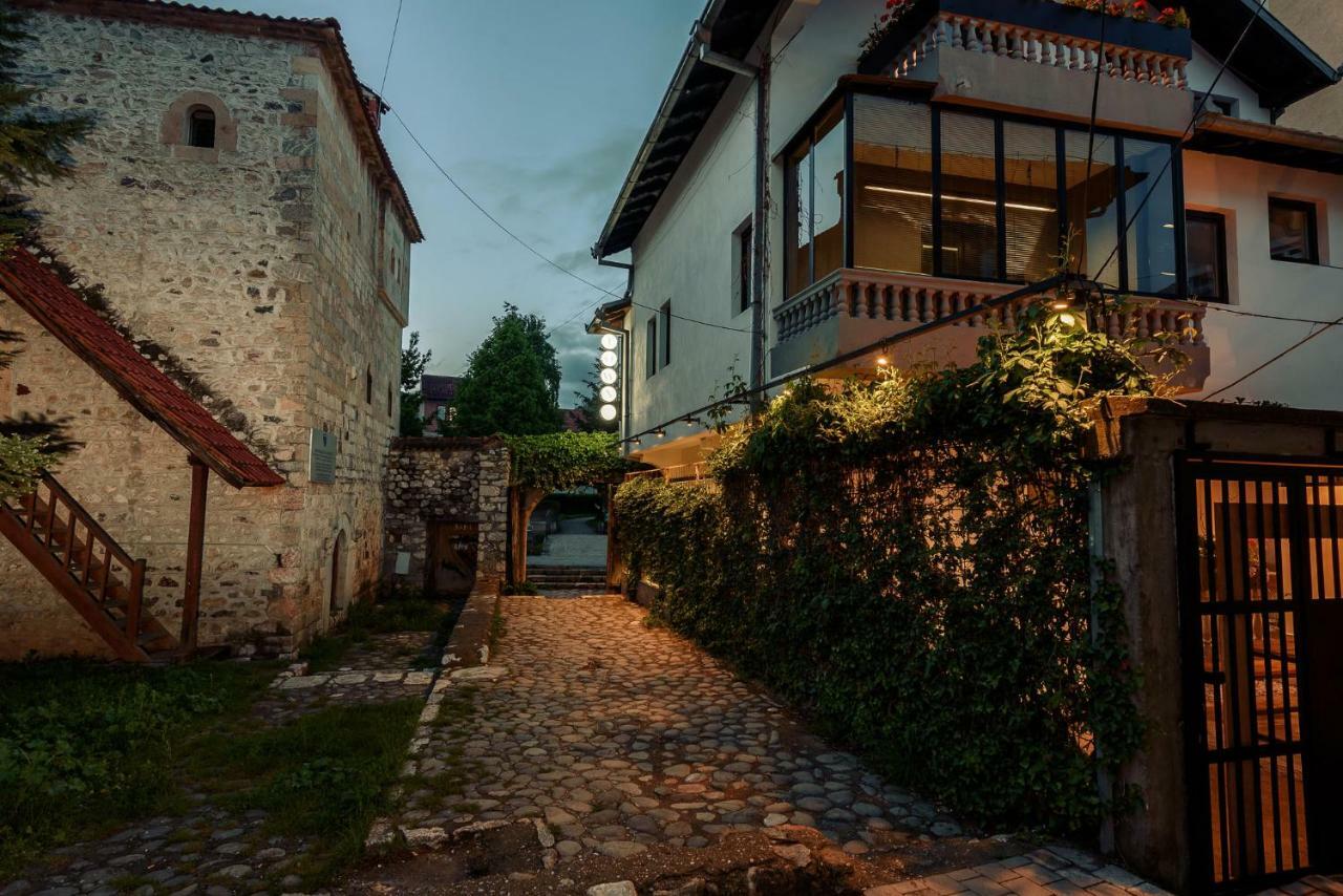 Town Hostel Peje Exterior photo